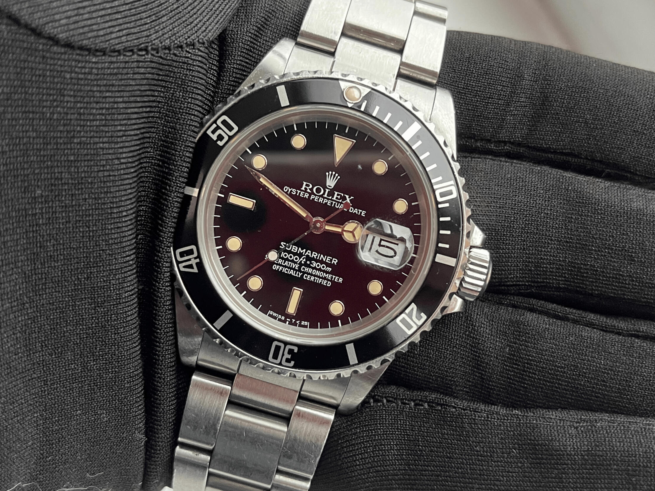 Première Rolex Submariner 16610 avec cadran Flat-S Première Rolex Submariner 16610 avec un cadran Zubmariner Flat-S d’origine